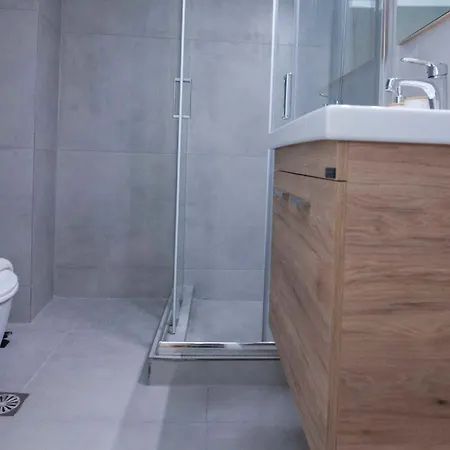 Fresh Urban 1 Bd With Balcony In Zografou *