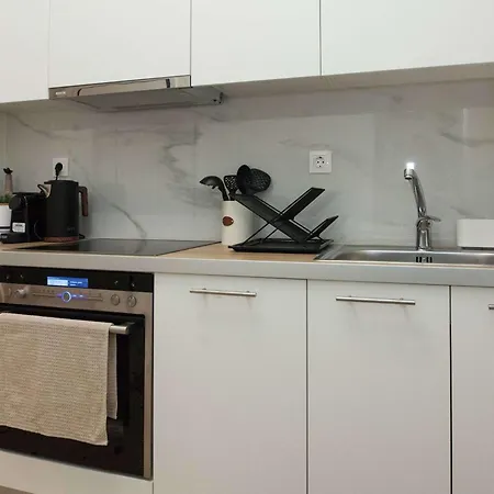 Fresh Urban 1 Bd With Balcony In Zografou Apartment *