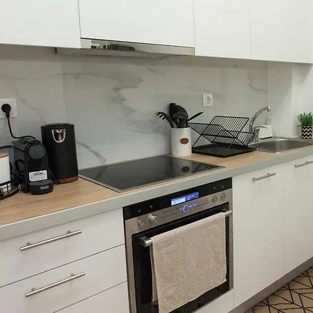 Fresh Urban 1 Bd With Balcony In Zografou *